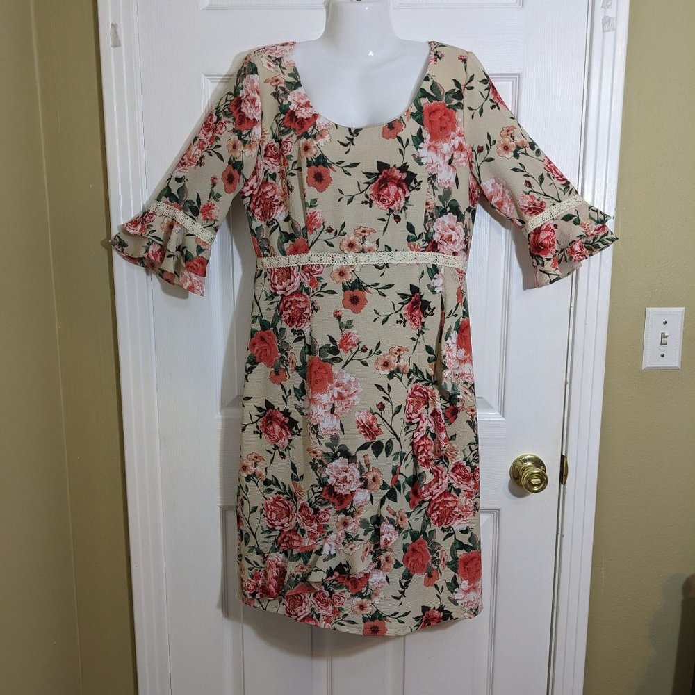 Rabbit Designs Floral Rose Print Red Pinks Beige Ruffle Flair Sleeve - 12
